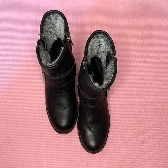 Clarks 'Reunite Go' Gore-Tex® Waterproof Moto Boot - Picture 3 of 8